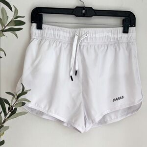 Jaggad Women's Athletic White running Shorts Sz med bin 6